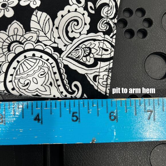 LOFT Top Women's L Black White Paisley 3/4 Sleeve V-Neck Boho Artsy Casual Chic - Picture 7 of 8